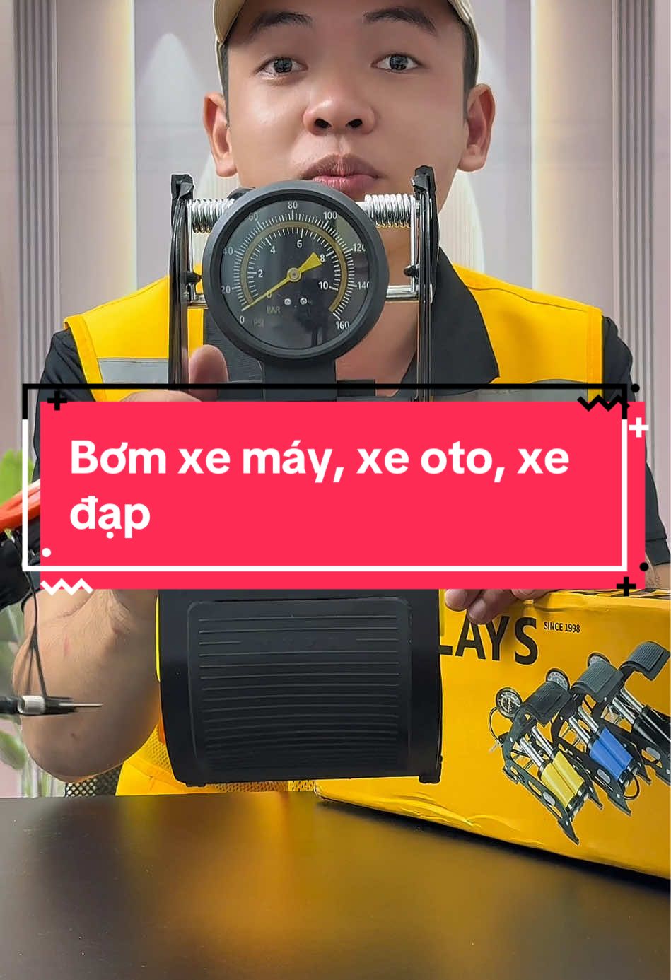 Bơm bánh xe 2silanh, hơi nhiều hơn, bơm nhanh hơn. Có thêm đồng hồ đo áp suất, giúp kho bơm được dễ dàng hơn#linhtuoimao #bombanhxe #bomxemay #bomxedap #bomxe #bomxeoto 