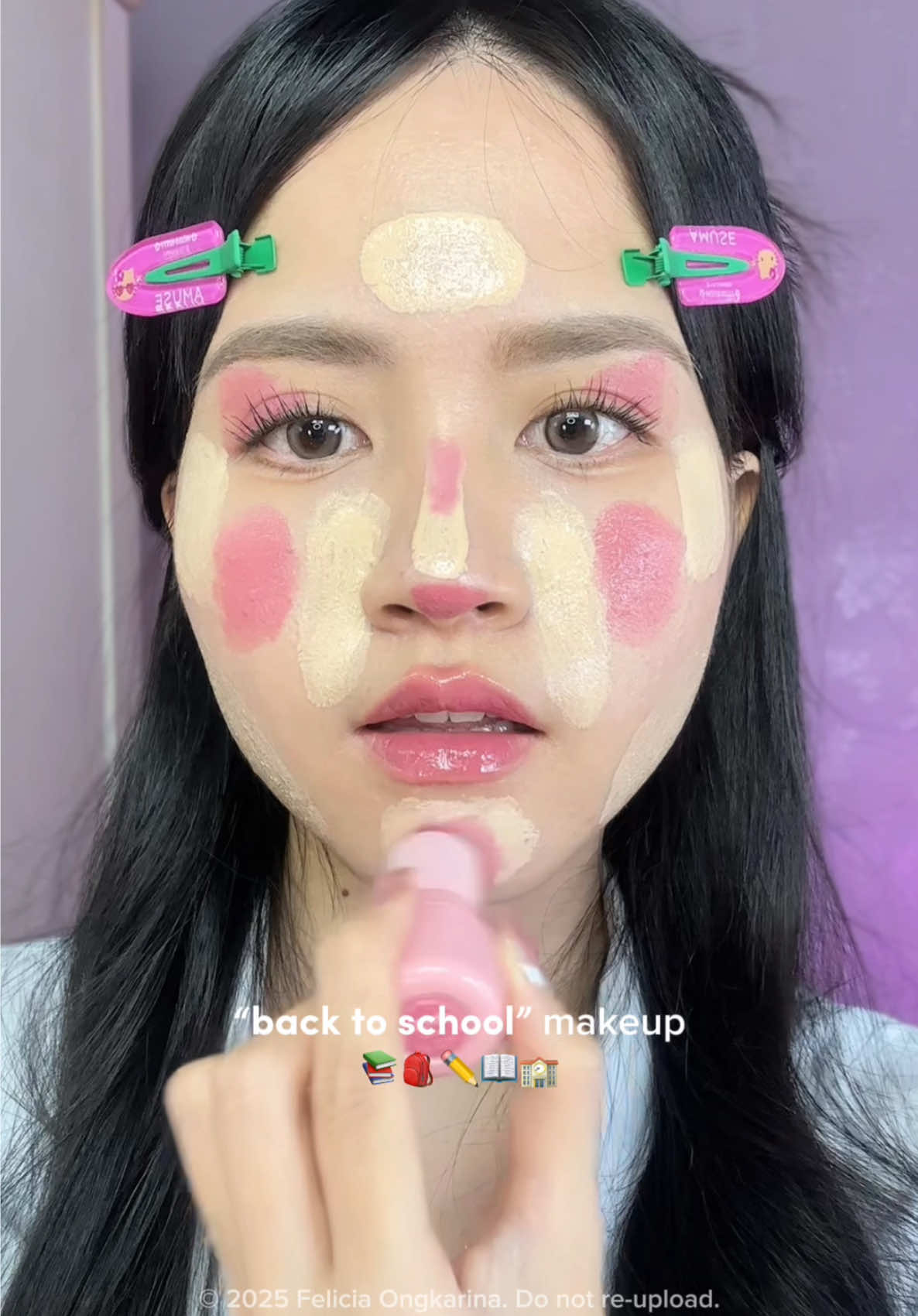 5 mins makeup hack for school ✏️📚 #makeuptutorial #makeuphacks #grwm #schoolmakeup #skintint 