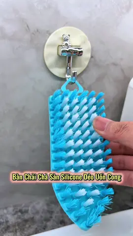 Người thiết kế ra chiếc chổi lau nhà cong đa năng này thực sự rất am hiểu cuộc sống. Nó sẽ rất tiện lợi cho việc dọn dẹp nhà cửa trong tương lai!! #banchaichasandeouoncong #tienich #giadungnhatam #creatorsearchinsight #thietthuc #jizonguyen 