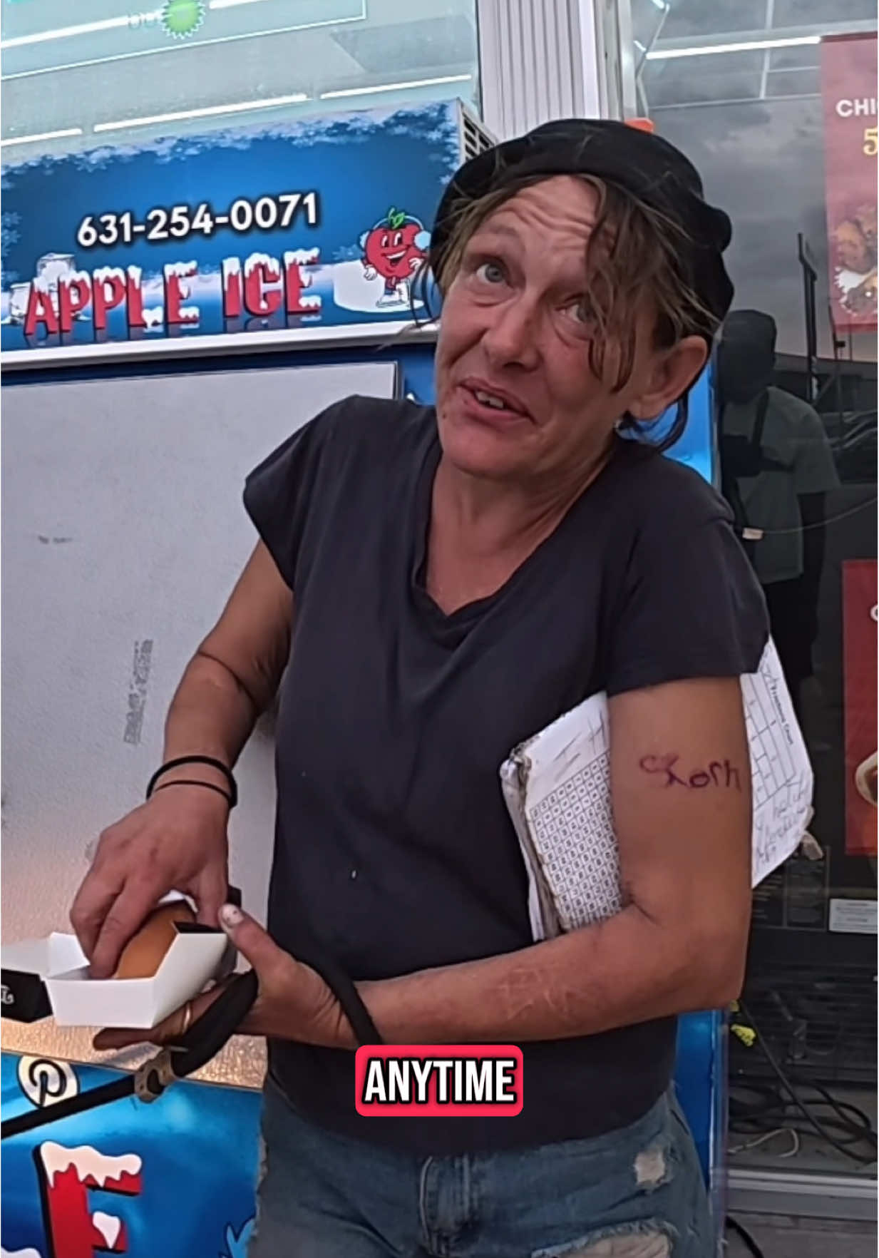 Handing Out Food to Hungry People  . . F0R D0NAT!0N - L!NK !N B!0 🚨 . #homelessness #homeless #fyp #givingback #kindness 