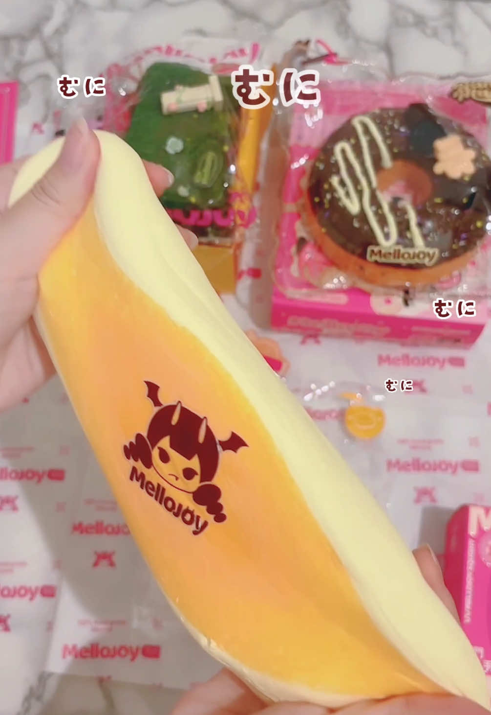 mellojoy( @MellojoyJapan / @Mellojoy.Official )さんのスクイーズでむにむにASMR♡ TikTokでめちゃくちゃ流れてきてつい買ってしまったんだ…😈✨️ #MELLOJOY #MELLOJOY開封チャレンジ #squeeze #asmr 