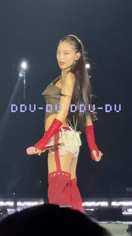 DDU-DU DDU-DU Jennie Fancam! 🖤 #blackpink #blackpinktour #blackpinkconcert #jennieblackpink #lisablackpink #roseblackpink #jisooblackpink #deadlinetour #fancam #jenniekim #jenniefancam #jennierubyjane 