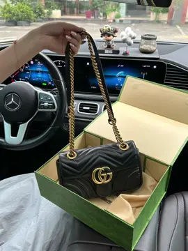 The bag has never been an accessory, but a witness of my own experience.🧸 #guccibag #mamun #vintagebag #luxury #luxurybag #fyp #xyzabc #fashion 