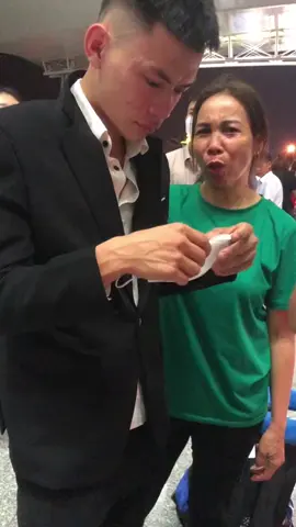 Chúc em trai lên đường bình an nhé ! Mong em Vững vàng nơi xứ người và gặt hái thành công 🇦🇺💙
