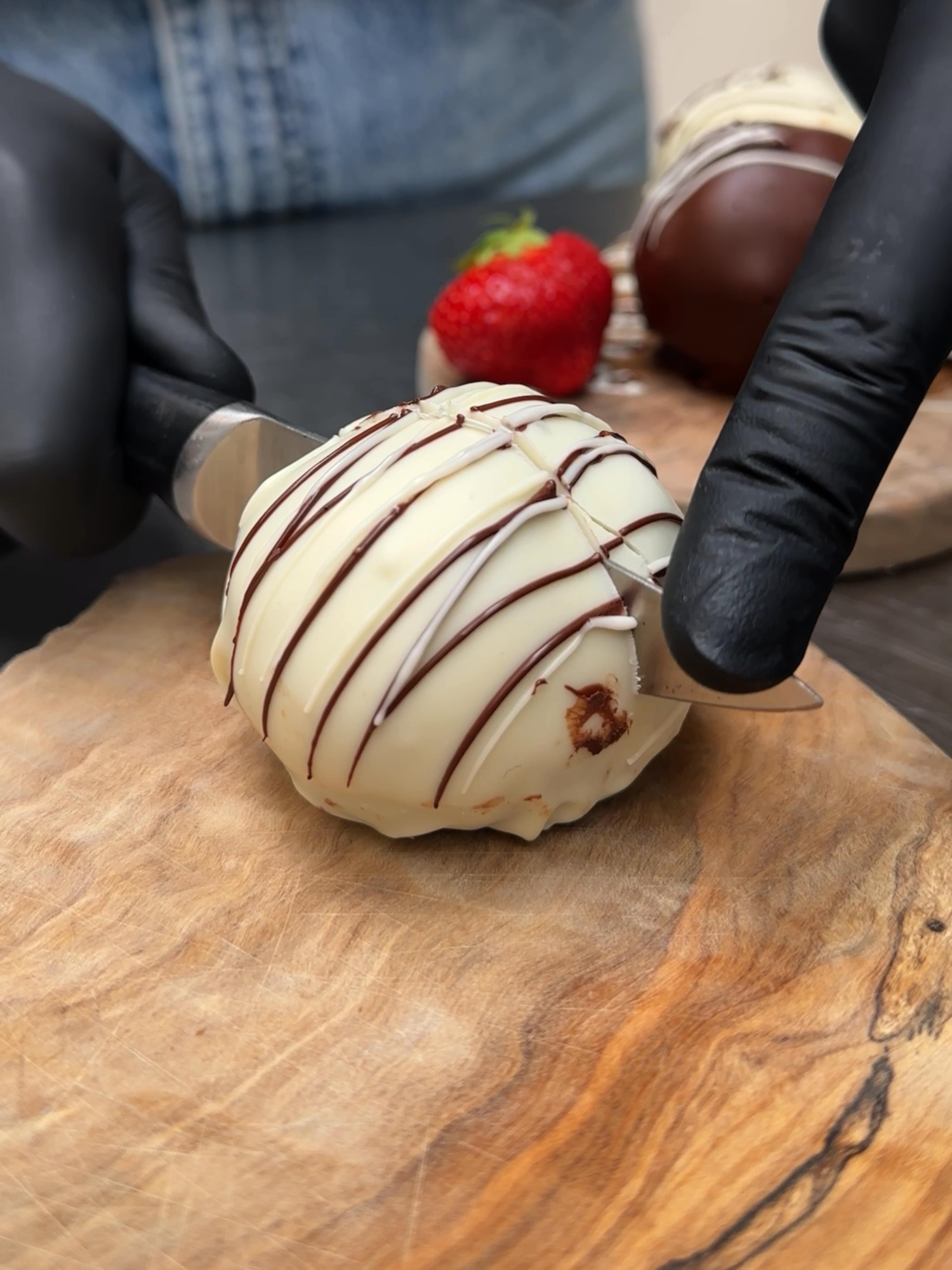 Chocolate & Strawberry Cake Pops! Pop one, fall in love 💕🍫 #fyp#usa🇺🇸#chocolate#strawberries
