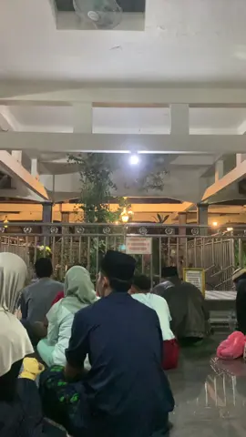 Kayanya kalo sama abaya seru nih kwkwkwk #foryou #lewatberanda  #bismillahfyp #santri  #cilongokpasarkemis 