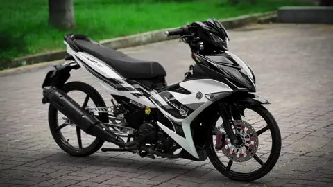 Trắng đen nó mang theo sự rực rỡ thật🥰#y15zrmalaysia #y15zr #xuhuong 
