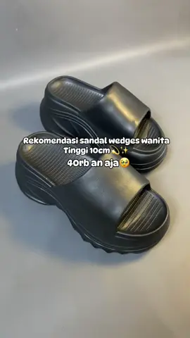 Nyaman banget dipakainya, empukk dan lentur, jangan sampe kehabisan stok dikitt🤏💫#sendalwedges #sandal #sendalkaret #foryou 