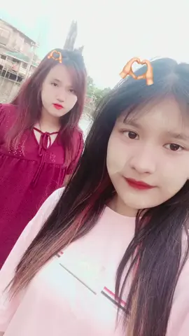 #သူငယ်ချင်းလေးနဲ့😁🙈 