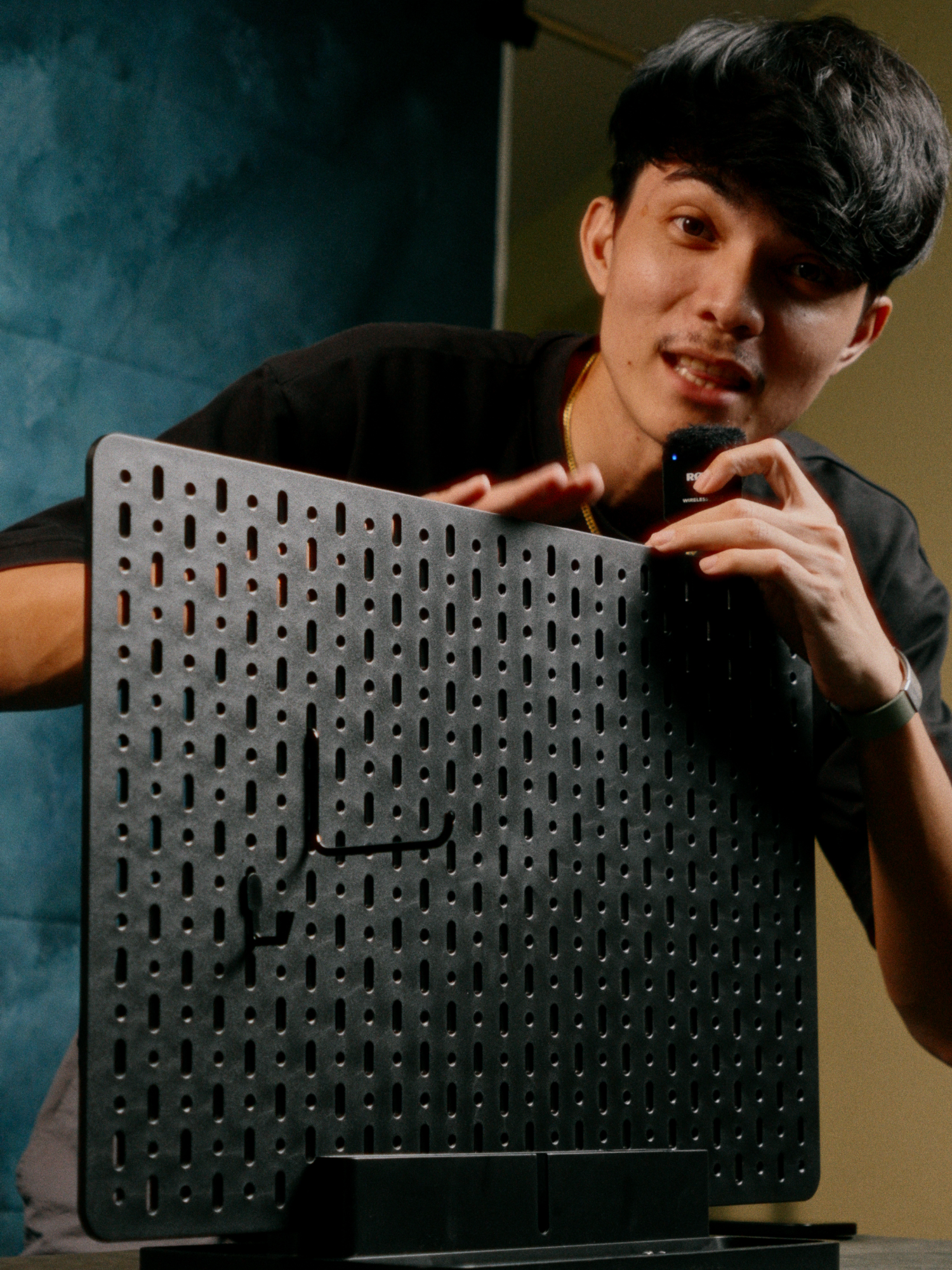 Peg Board organizer. Dito mo na lang isabit mga gamit mo para space saver.  #pegboard #organizer #spacesaver #wallmount #organizedhome #organizing #organize #homedecor