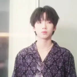 Vincent keliatan banget ih naksirnya #tffamily_4th_generation #nieweichen #chensihan #niehan #delicaterelationships 