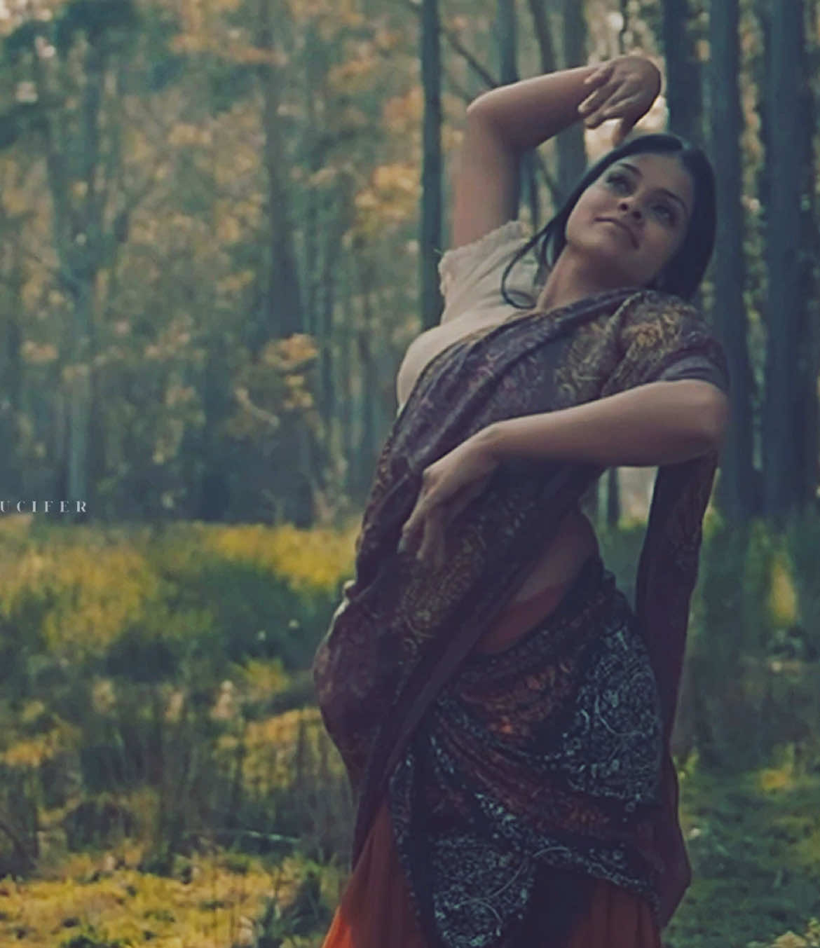 “ නිවීගිය සුළඟක් වගේයි ඔබ,සන්සුන්ව මා හදවතට ඇවිත් ආලෝකයක් වගේ හැඩවෙයි, මගේ දෑස් නොව, මගේ ආත්මය..!🕊️🤍 “ Sneha-@Ravindu peiris(RP)  . . #sneha #ravindupeiris #luciferzvibe #foryoupage #foryou #fyp #fypシ゚ #viral #onemillionaudition #whatsappstatus #headphones #feelings #sinhala #following #lucifer 