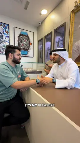 Signs speak louder #luxurysouq 
