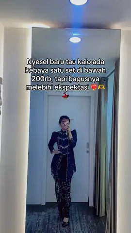 Bagus banget katingan nya bikin slim di badan🫶💃🏻#kebayatunangan #kebayawisuda 