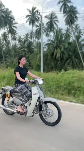 ขี่รถเก่าชมวิว 🥰 #ซุปญี่ปุ่น🇯🇵 #ซุปเหลี่ยม🇯🇵 #ซุปดิว่ะ🎌 #รถเก่า #รถคลาสสิค #คลาสสิค #ซุปเหลี่ยม #ไม่กี่พัน #johnshop_บางสะพานใหญ่ 
