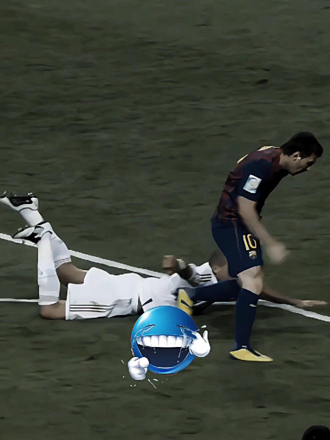When Messi humiliated Pepe☠️ #messi #messi_king #barcelona #ElClasico #football #realmadrid 