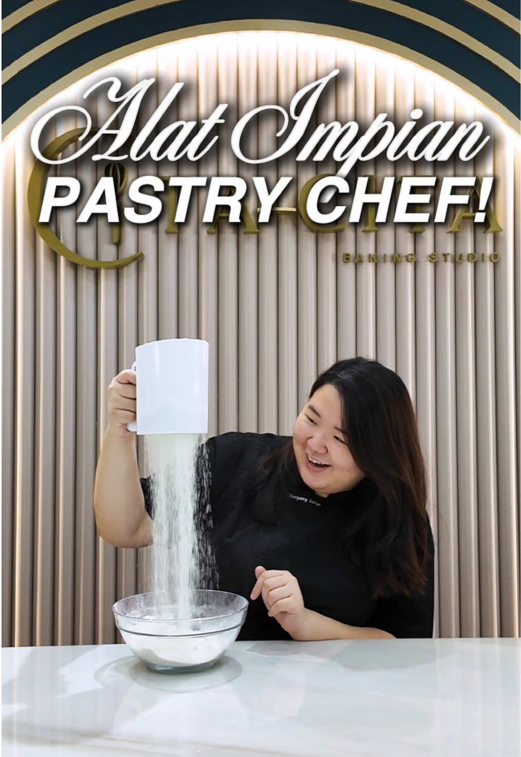 suka cape ngayak tepung ? Ini nih solusinya! . Semoga video ini bermanfaat! #pastry101 #alatpastryunik #alatpastry #kitchen #chef #ayakan #gadget #tipsandtricks #racuntiktok #fyp 