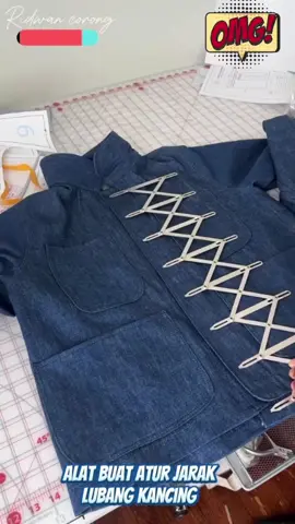 Alat buat atur jarak lubang kancing biar jaraknya sama ya😁👍 #corong #garmen #konveksi #menjahit #folder #sewing #tutorialjahit #belajarjahit #jahitcepat #fyp 