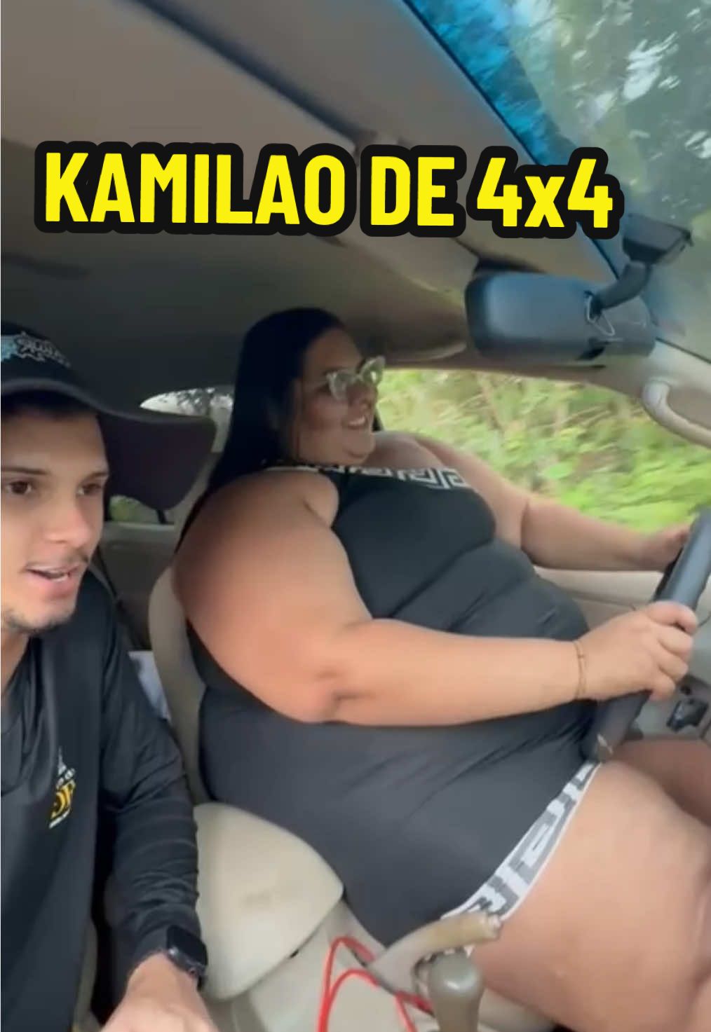 Ontem kamilao tava de SW4 no sítio 😉. #sitio #casal #humor #carros #4x4 