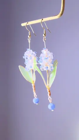 Blue crystal hyacinth flower earrings with kyanite crystal drop #handmadejewellery #originaldesign #giftideas #glassbeads #crystalhealing 