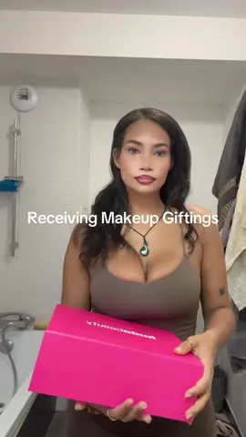 @Huda Beauty 