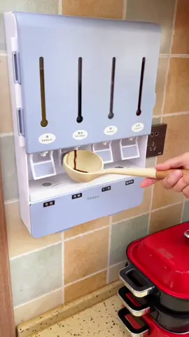 Convenient to use seasoning😏#gadgets #coolgadgets #coolstuff #product #shopping #amazonfinds #amazonmusthaves #LearnOnTikTok #tiktokmademebuyit #fyp 