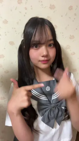 撮影用の制服が届いたので恋風を踊ってみました！ 憧れのおひなさまと同じ制服をゲットしました♡ いつか今日好きに出演できるように、モデルレッスン、ダンスレッスン頑張ります！ #今日好き #おひなさま #長浜広奈  #キッズモデル #フリーモデル #KCE #関西コレクションエンターテイメント 