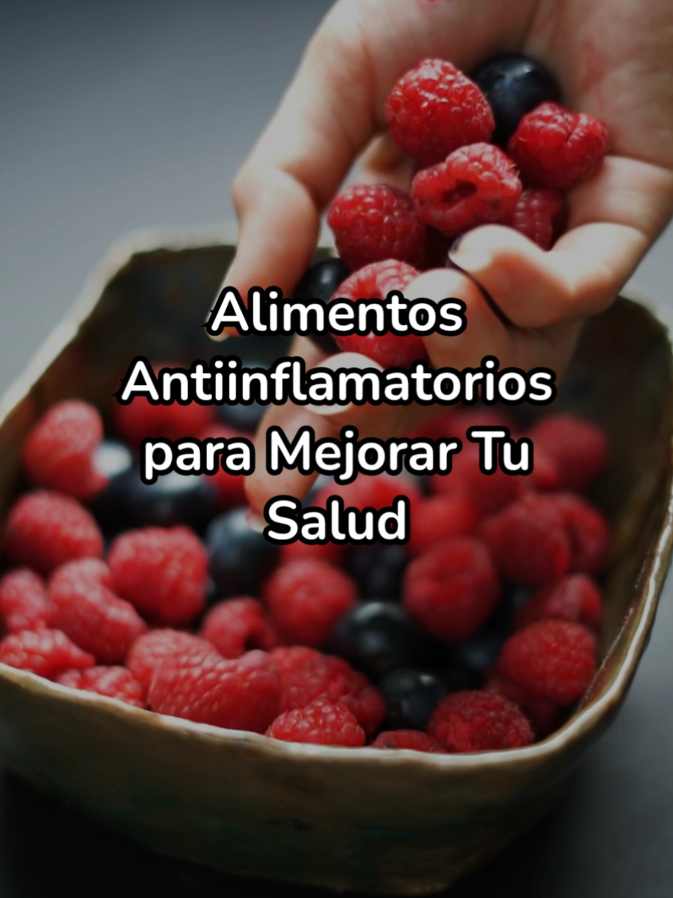 Alimentos antiinflamatorios para mejorar tu salud. 🫐🥑🍒 #alimentacionsaludable #alimentosantiinflamatorios #saludybienestar #nutricion #frutosrojos #curcuma #jengibre #aguacate #aceitedeoliva #viral #fyp #tiktoksalud 