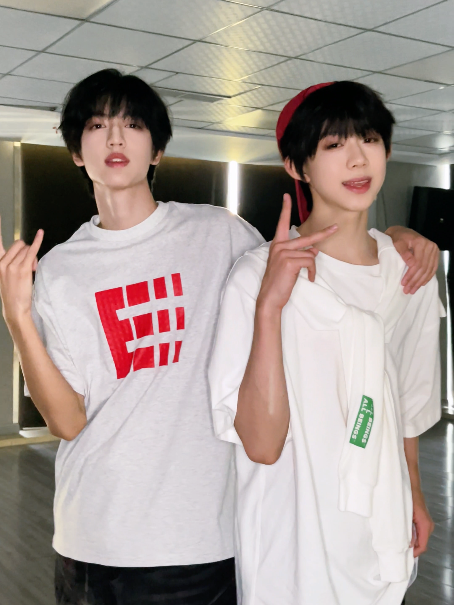 Take a pic📸️ #TF家族练习生 Zhang Guiyuan, Chen Yiheng #fyp