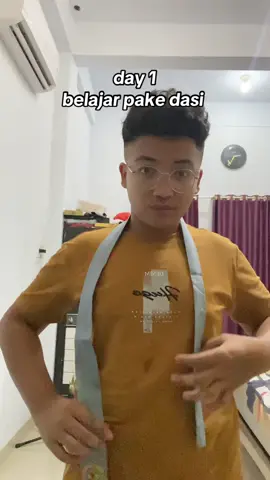 gua smp pake dasi yang nyari sama bajunya plis🗿🙏🏻