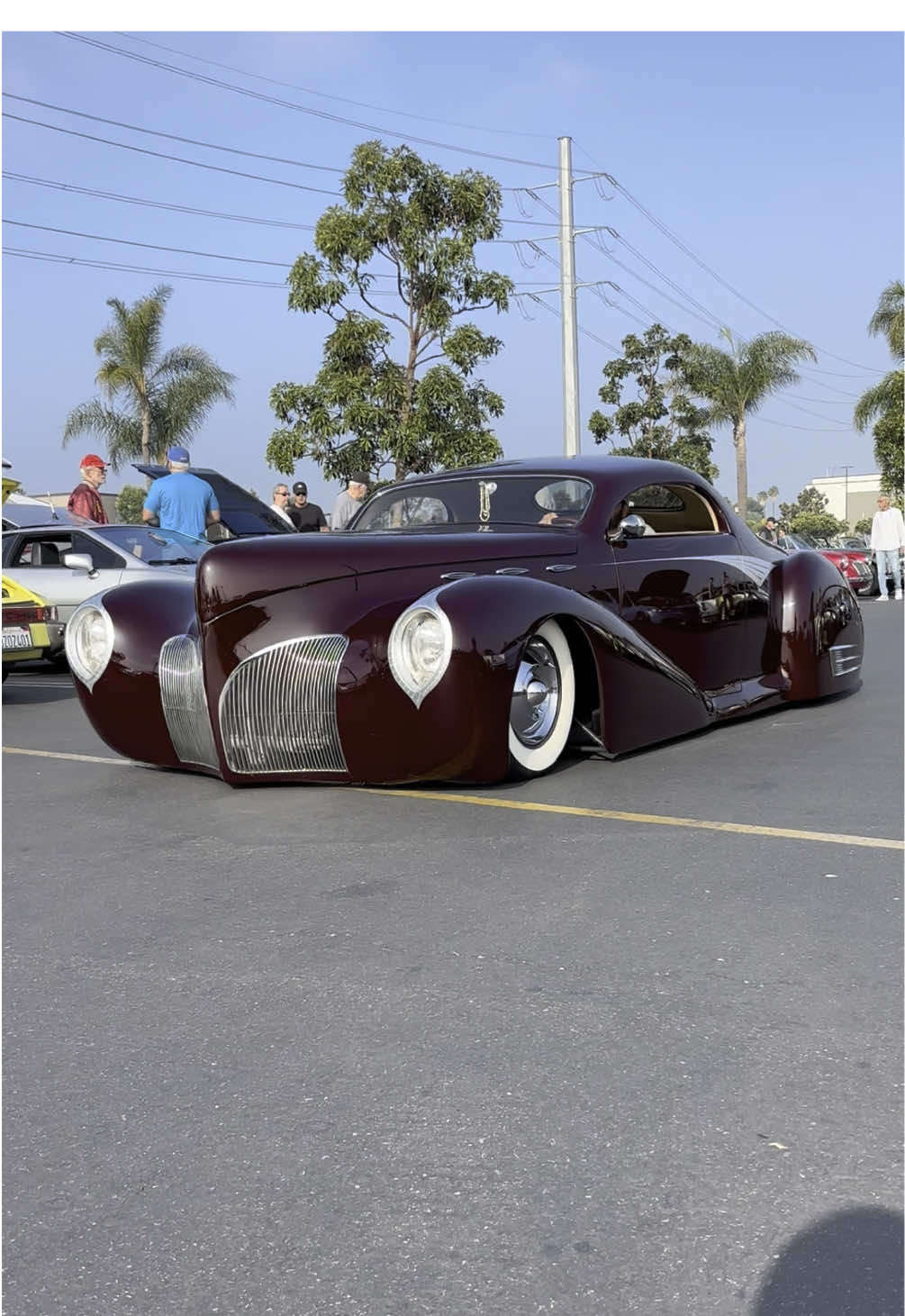 Lincoln Zephyr at Manhattan Beach 🚗&☕️#Kustom #ChoppedandDropped #HotRod #Scrape #HotRod