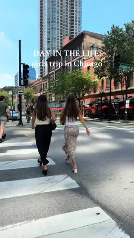 A look into Kaitlyn and Sandy’s weekend in Chicago 🌆✨👜 Tag a sister that’s needs to visit you <3 #girlstrip #chicago #ztafsu #summertravels 