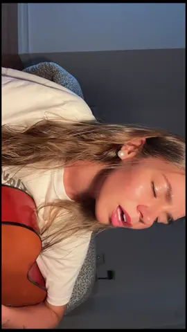 que o amor nos salve sempre. ❤️‍🩹 #musicaportuguesa #fyp #covers #amor #pedroabrunhosa @Sara Correia 