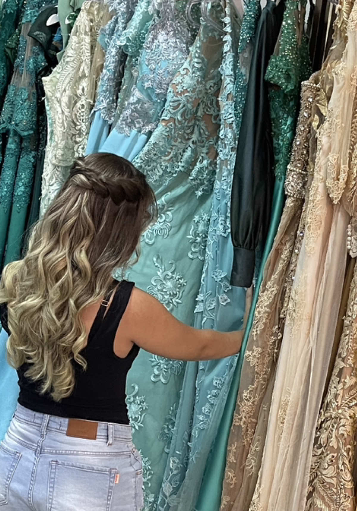 tipo??? ele me ajuda a escolher tudo, qualquer coisinha eu to la pedindo ajuda dele KKKKKKKKK  #bf #Love #loveyou #foryoupage #ferias #amor #casamento #trends 