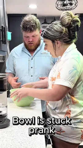 Bowl is stuck prank🤣🤣#scare #scared #scarecam #scareprank #prank #viral #fun #funnyvideos #trending #fyp #foryoupage #jumpscare #couple #family #challenge 
