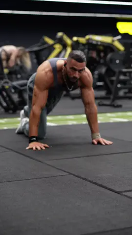 Comment congestionné sa poitrine #fyp #gym #pushups #exercise #pourtoi 