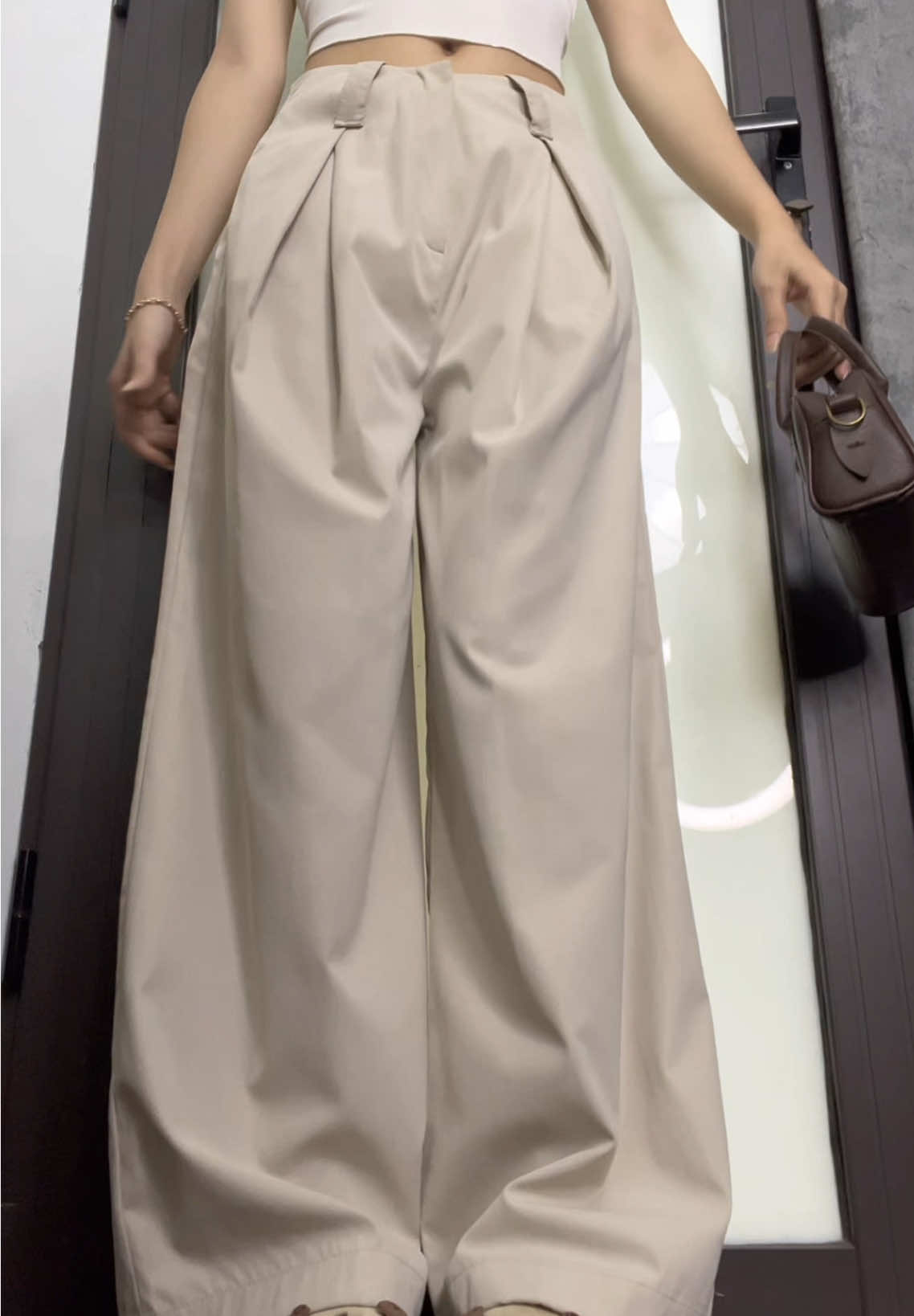 Quần kaki cạp trễ #xuhuong #trend #outfits #quankaki #quankakiongrong 