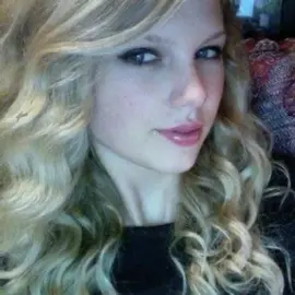 emo princess #taylorswift #taylorswiftedit #taylorswifttok #swifttok #swiftie #swifties #swemo #fyp #viral ib clauirebiggs