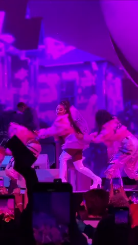 I WANT IT, I GOT IT !! #arianagrande #7rings #sweetenerworldtour #viral #trending #arianatok 