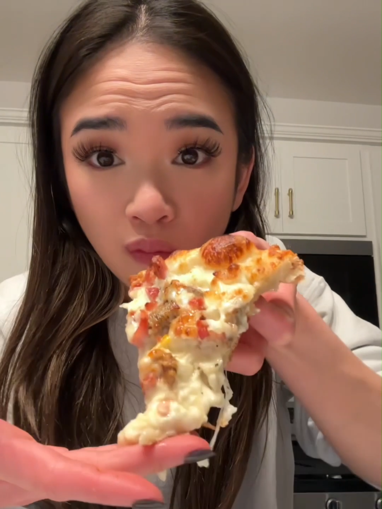 I’ll have what she’s having pls 🍕 🎥: @justchinaeat