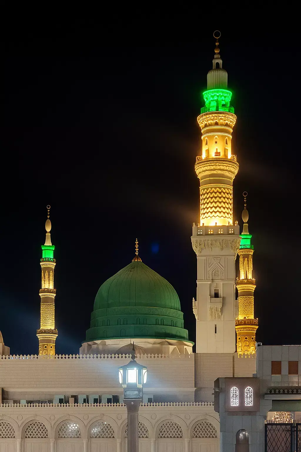 madinah munawra Madinah, the City of the Prophet, shines bright A beacon of faith, where Islam's history takes flight The Masjid an-Nabawi, a mosque of grandeur and might Where the Prophet Muhammad's tomb is a sacred sight The city's streets are lined with date palms, green and tall A tranquil oasis, where faith and peace enthrall Madinah's rich history and heritage are palpable and real Madinah's rich history and heritage are palpable and real A place where Muslims from all over the world come to feel The city's warm hospitality and welcoming smile Make it a place of pilgrimage, worth traveling a long while #plztiktokteamdontunderviewmyvideos #foryoupage