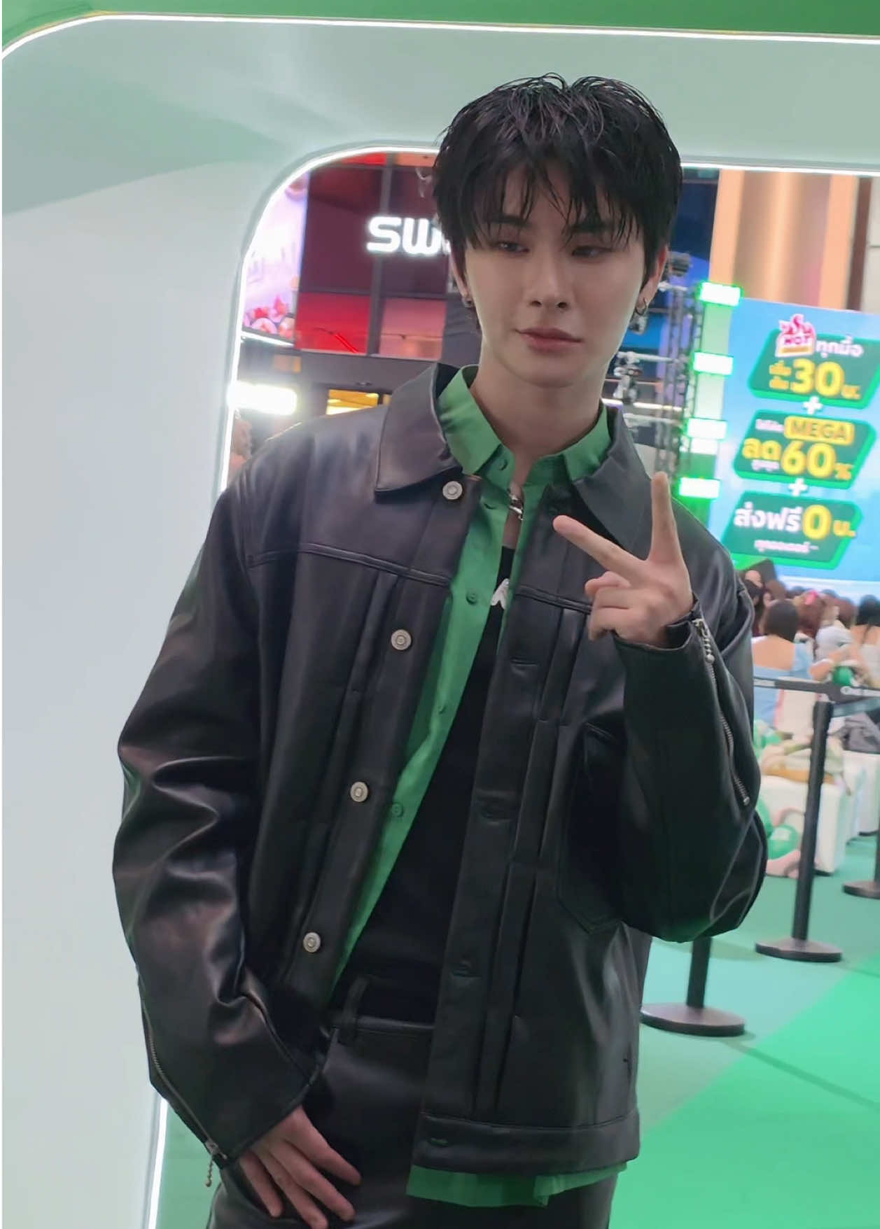 It's #THAIchayanon time! at GrabFood Mega Sale ลดแรงตัวจริง✨ #GrabFoodMegaSalexBUS #GFMegaSaleลดแรงตัวจริง #BUSbecauseofyouishine​