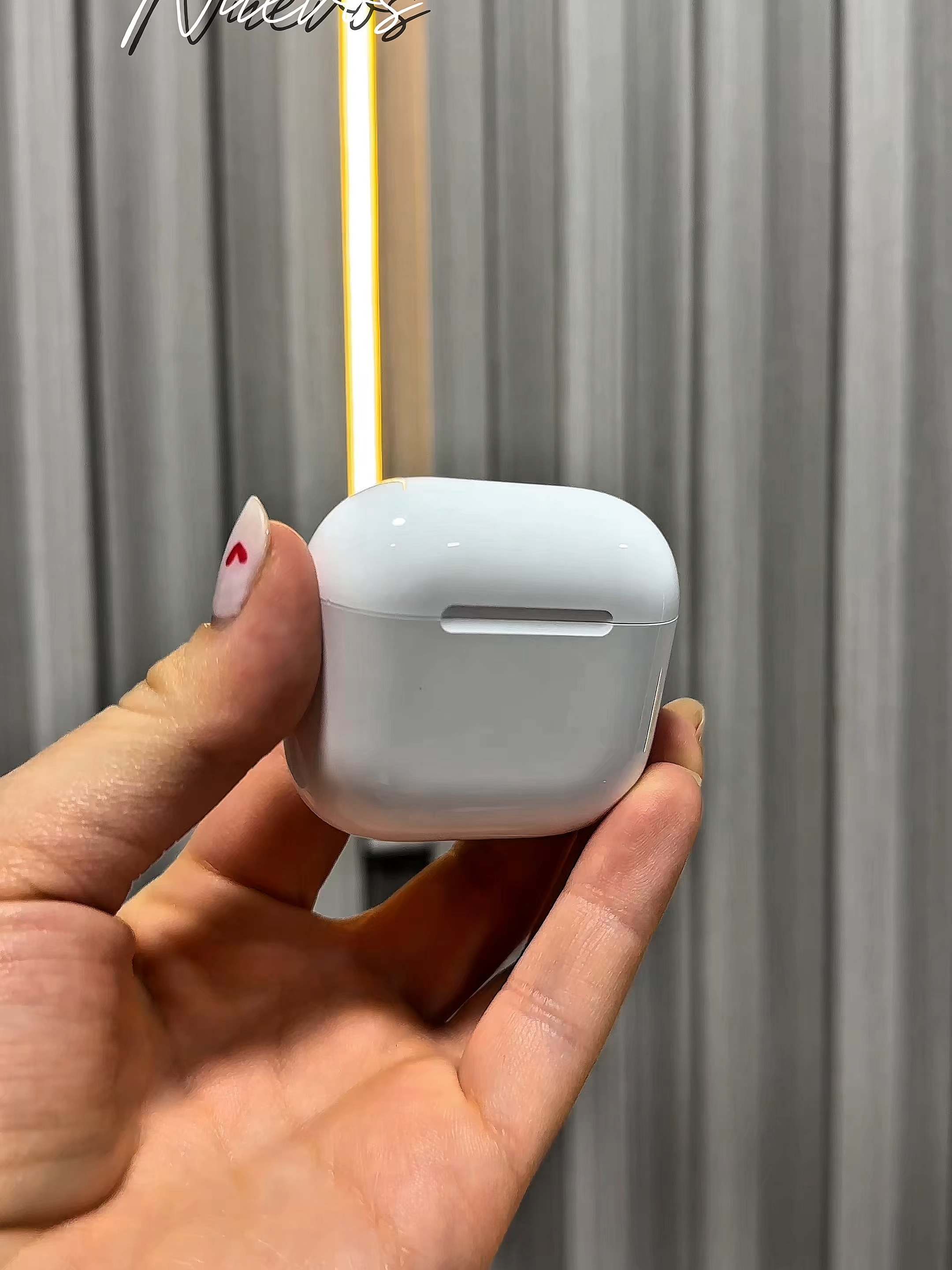 🎧 ¿Tienes unos AirPods Serie 4 y no sabes cómo usarlos al máximo? Aquí te enseñamos paso a paso cómo conectarlos y TODAS las funciones que traen 👇🏼✨ ⠀ 🔹 Conexión rápida y sencilla 🔹 Control táctil inteligente 🔹 Detección automática 🔹 Batería duradera 🔹 Compatibles con iOS y Android ⠀ ¡Sácales el máximo provecho desde el primer uso! Solo en Copcity, donde te explicamos y te garantizamos calidad ✅ ⠀ #AirPodsSerie4 #CopcityTips #CómoConectarlos #AudífonosBluetooth #TecnologíaFácil #CopcityApple #AccesoriosApple #GuíaRápida #GadgetsColombia #SonidoPremium #ConectaSinComplicaciones