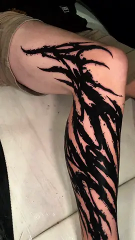Neo tribal freehand Dos sesiones 💥 . . . . . . #tattoo #darktattoo #tatuajesargentina #blackwork #blacktattoo #blackout #tribaltattoo #neotribaltattoo #cybersigilism 