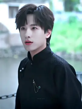 Gương mặt mỹ miều, đôi mắt như ngọc, lệ chí như điểm mực trên giấy tuyết 😭 Một giọt lệ rơi, vạn vật lạc lối. Khuynh quốc khuynh thành, ai dám đối mắt #zhanxuan #quachthanhvu #triểnhiên #revengedlove #xuhuong #viral 