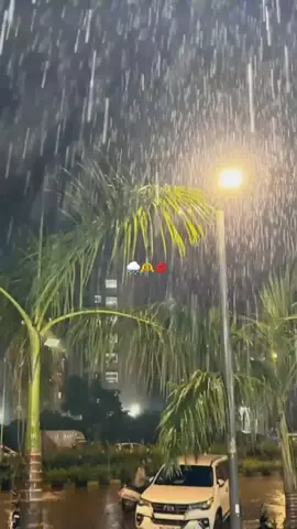 #cupcut #rain 🖤🌧️