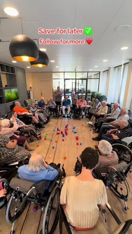 Moet ik ze opgeven voor de Olympische Spelen, of is dat oneerlijk tegenover de rest? 😂👇🏻 #foryou #fyp #ouderenzorg #zorg #residents #olympics #nursinghome #retirement #carehome #play #movement  Should i enter them in the Olympics or is that unfair to the rest? 😂👇🏻 