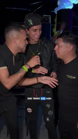 El mudo de Dubai es mudo pero no es tonto😂 tremendo personaje nos conseguimos en esta rumba😅 #joweelito #joweelitovzla #venezuela #elmudo #dubai #dubaiplaza #entrevistasvirales 