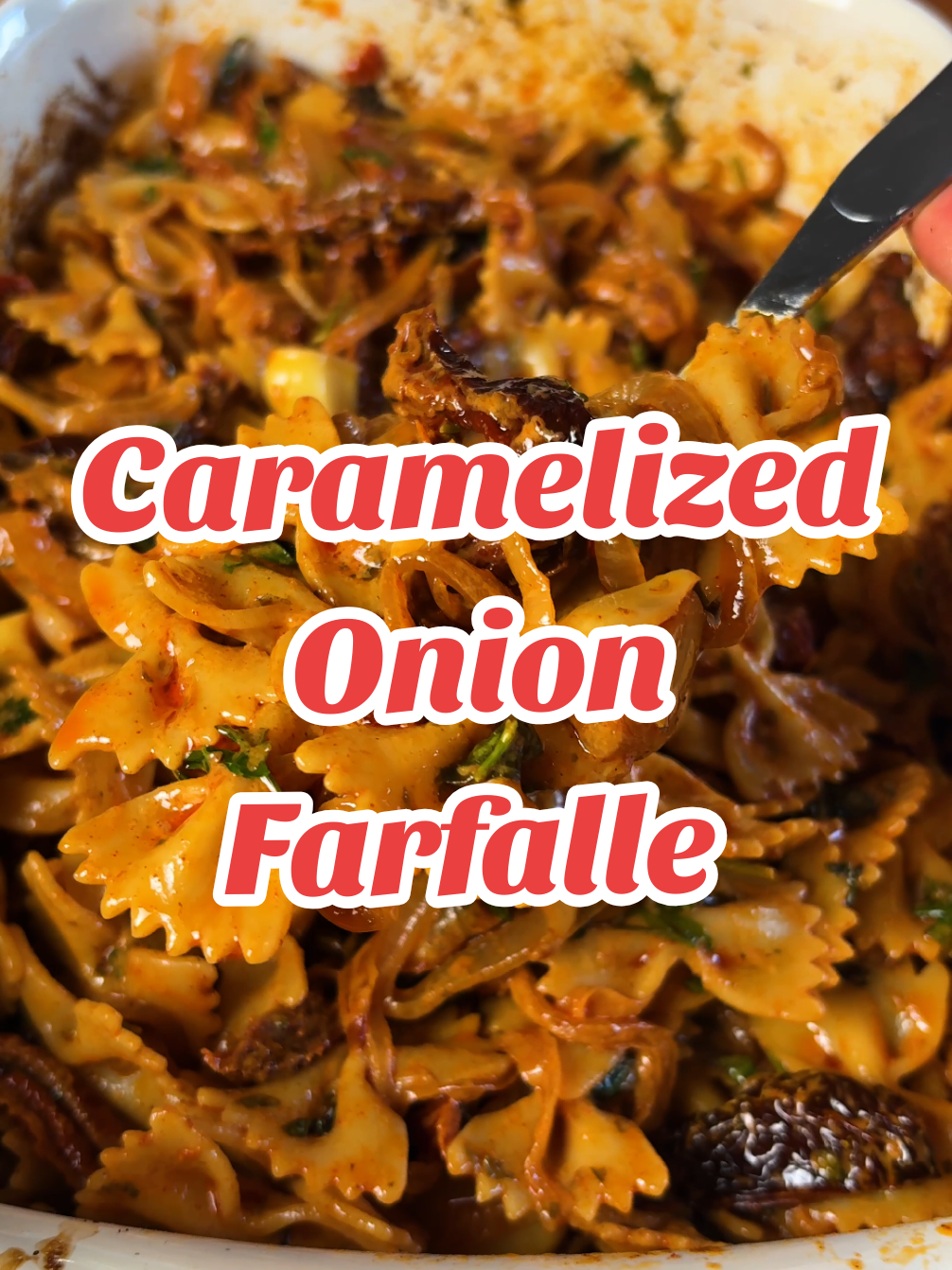 CARAMELIZED ONIONNNNNNN🧅 Probably one of our most flavourful and delicious recipes 😍  We absolutely love caramelized onions and this meal is just a blessing✨ Some nicely caramelized onions with roasted garlic and sun-dried tomatoes, comforting and generous, everyone will ask you for the recipe, that's for sure!🔥 Ingredients : Yellow onions Garlic Sun-dried tomatoes Salt, pepper, paprika, dried parsley  Coconut milk  Farfalle Fresh parsley Fresh basil Lemon juice We hope you like it❤️ All measurements and instructions as re in our Ultimate Pasta Cookbook, link in bio 🔗  #onions #tasty #delicious #comforting #food #foodies 