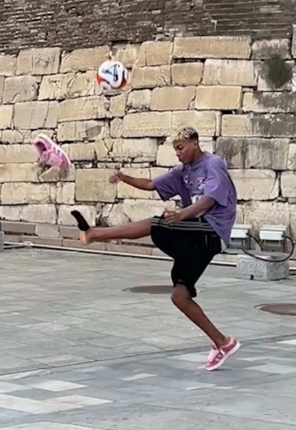 One of the 7 wonders of the world meets the 8th 🧱⚽️ 🎥 @adidas 